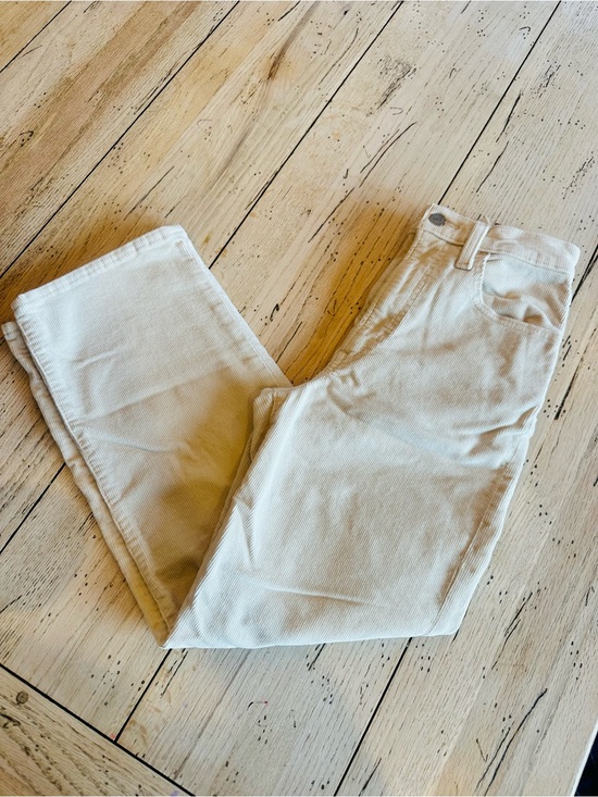 Levi's Denim - Levi's Corduroy Cream RibCage Straight-Ankle Jeans, Inseam: 26”